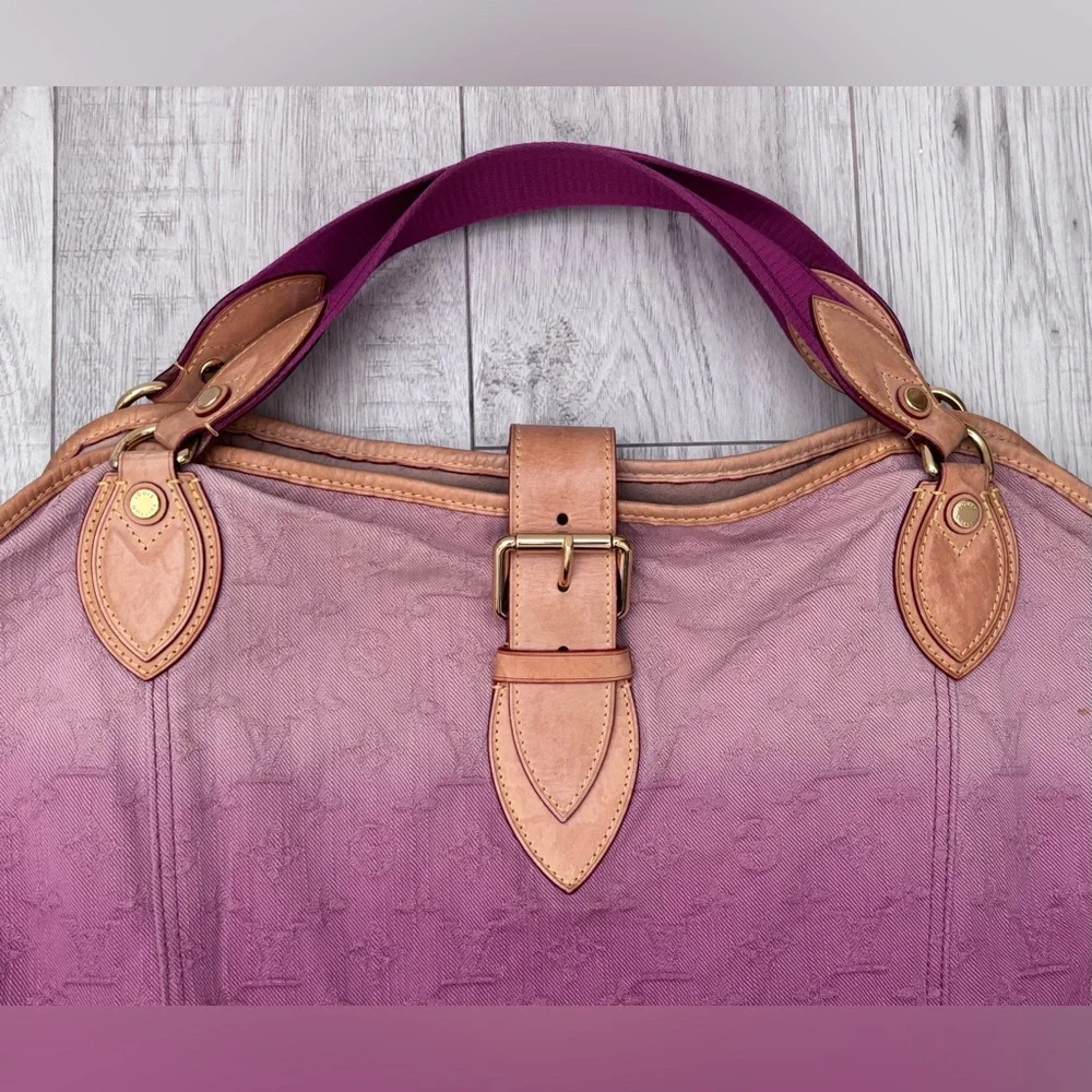 LOUIS VUITTON Rouge Fauvist Denim Sunbeam Monogram Hobo Bag Limited Edition 2010 - Picture 9 of 15